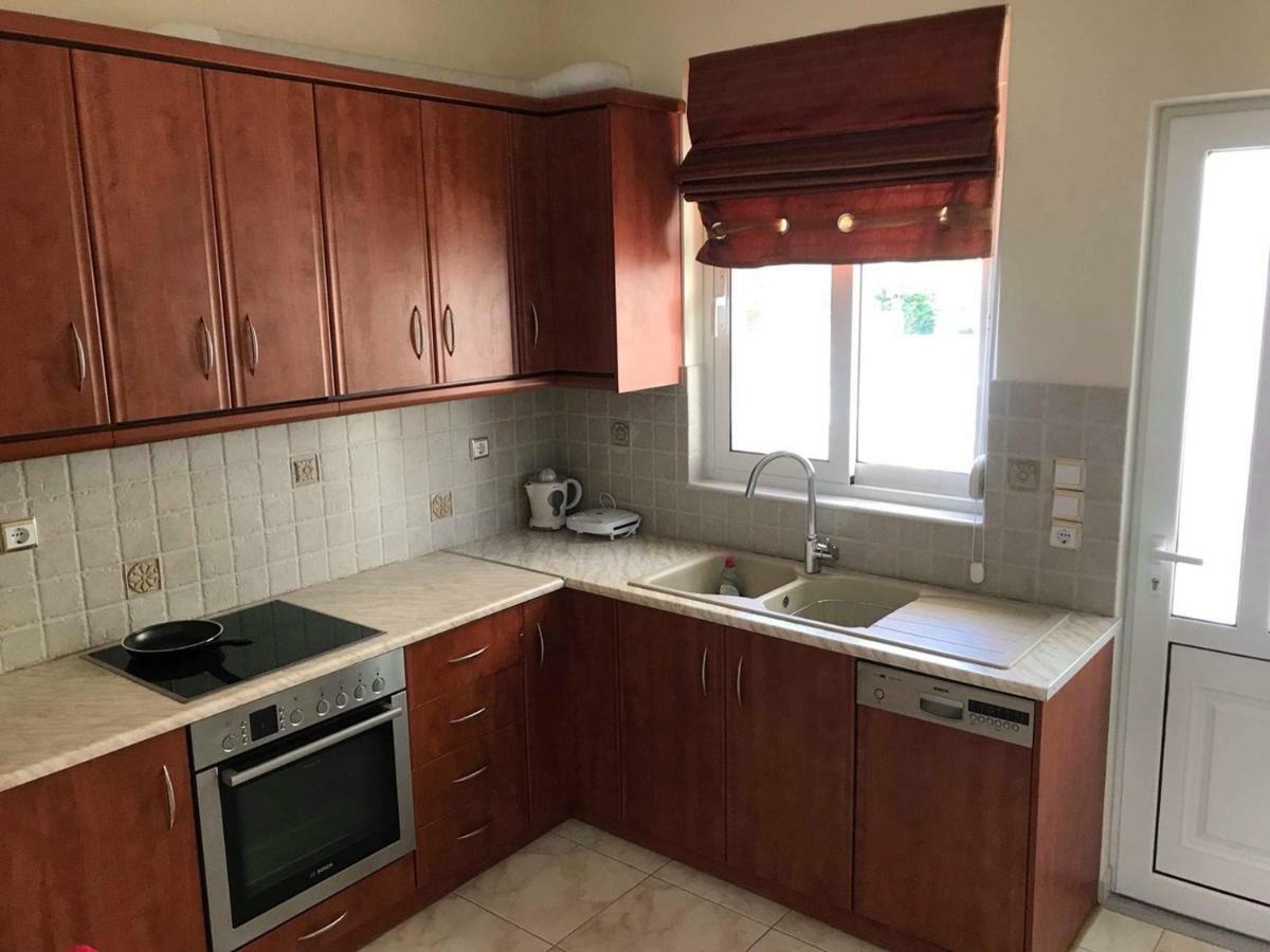 Amazing House In Kiato Near The Beach Экстерьер фото
